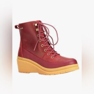 Liberty Waterproof Wedge Boots Women's Size 8 Waterproof 2” Heel
Muck Boots